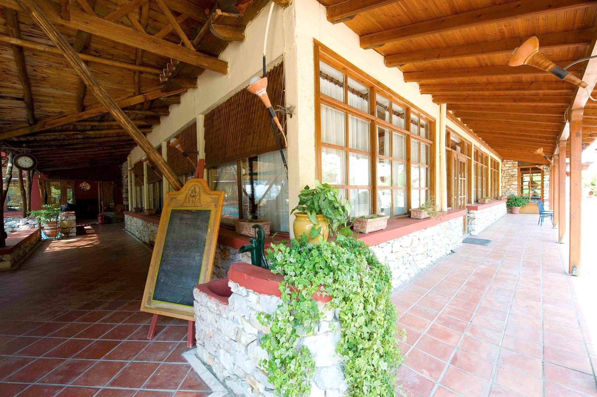 Lydia Hotel Krinidhes ภายนอก รูปภาพ