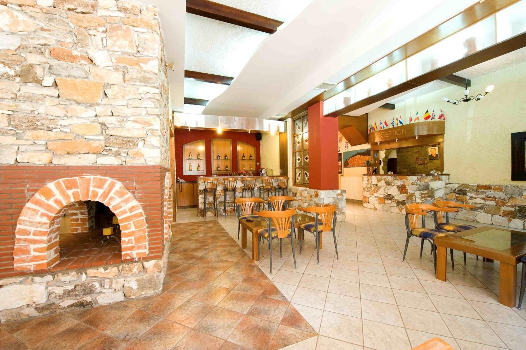 Lydia Hotel Krinidhes ภายนอก รูปภาพ