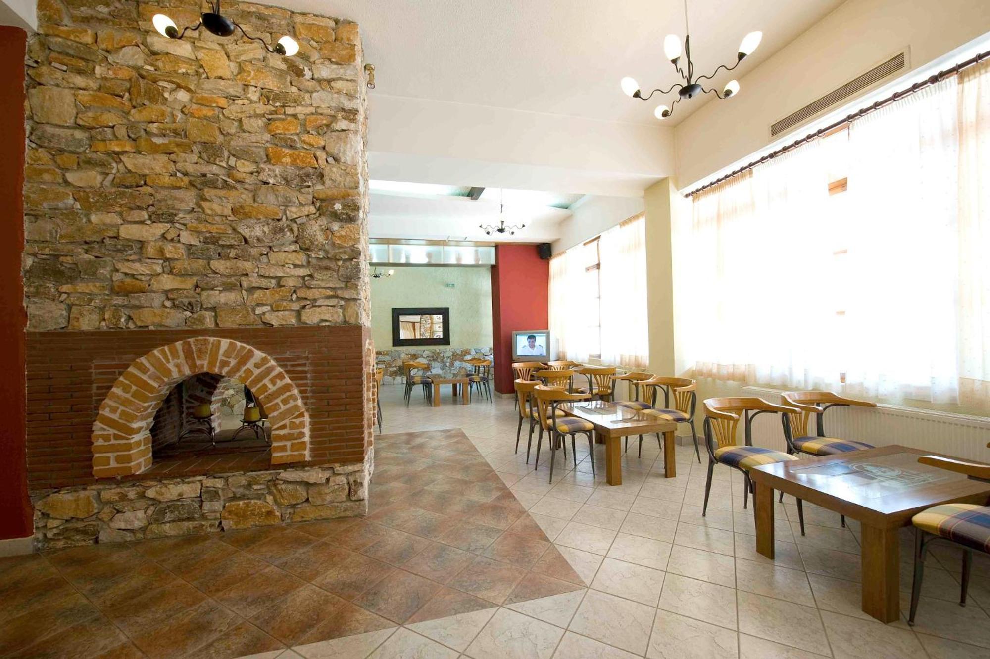 Lydia Hotel Krinidhes ภายนอก รูปภาพ