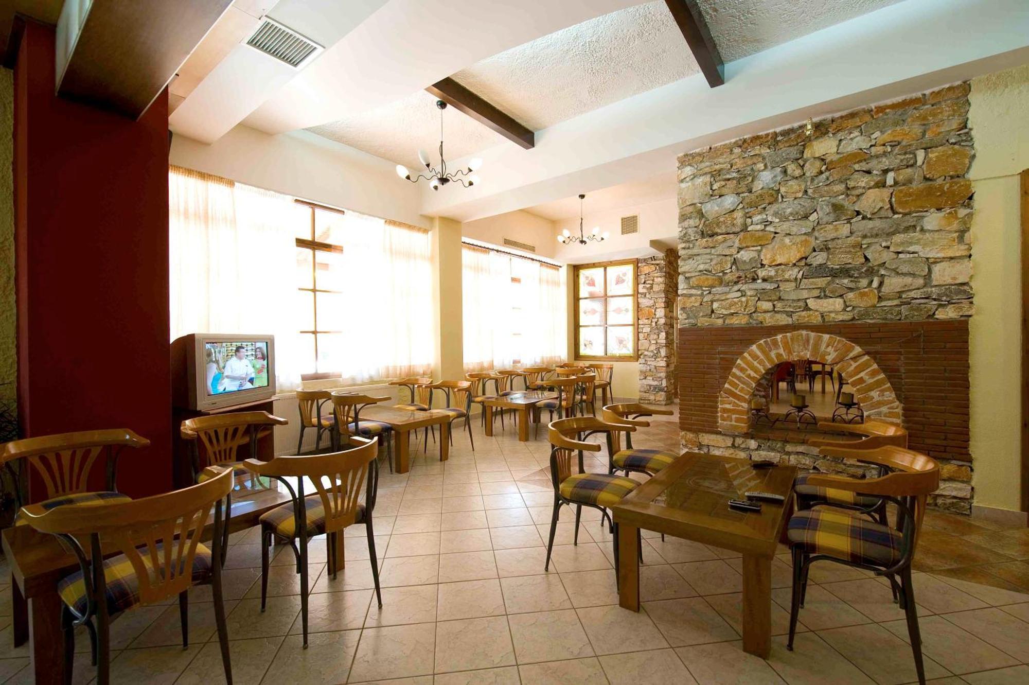 Lydia Hotel Krinidhes ภายนอก รูปภาพ